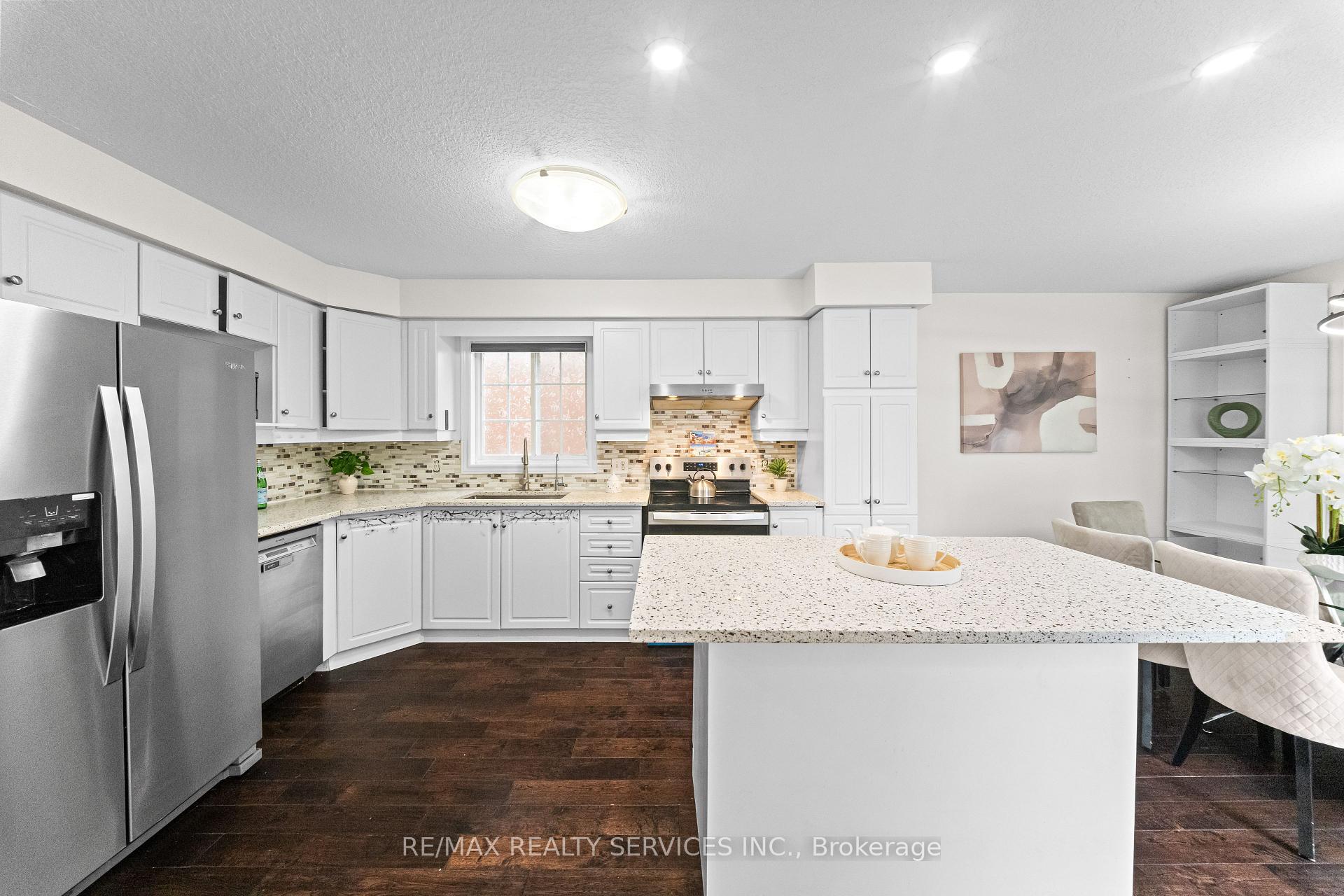Photo 6 of 495 Brigantine Drive, Waterloo, Colonial Acres — HOMEH
