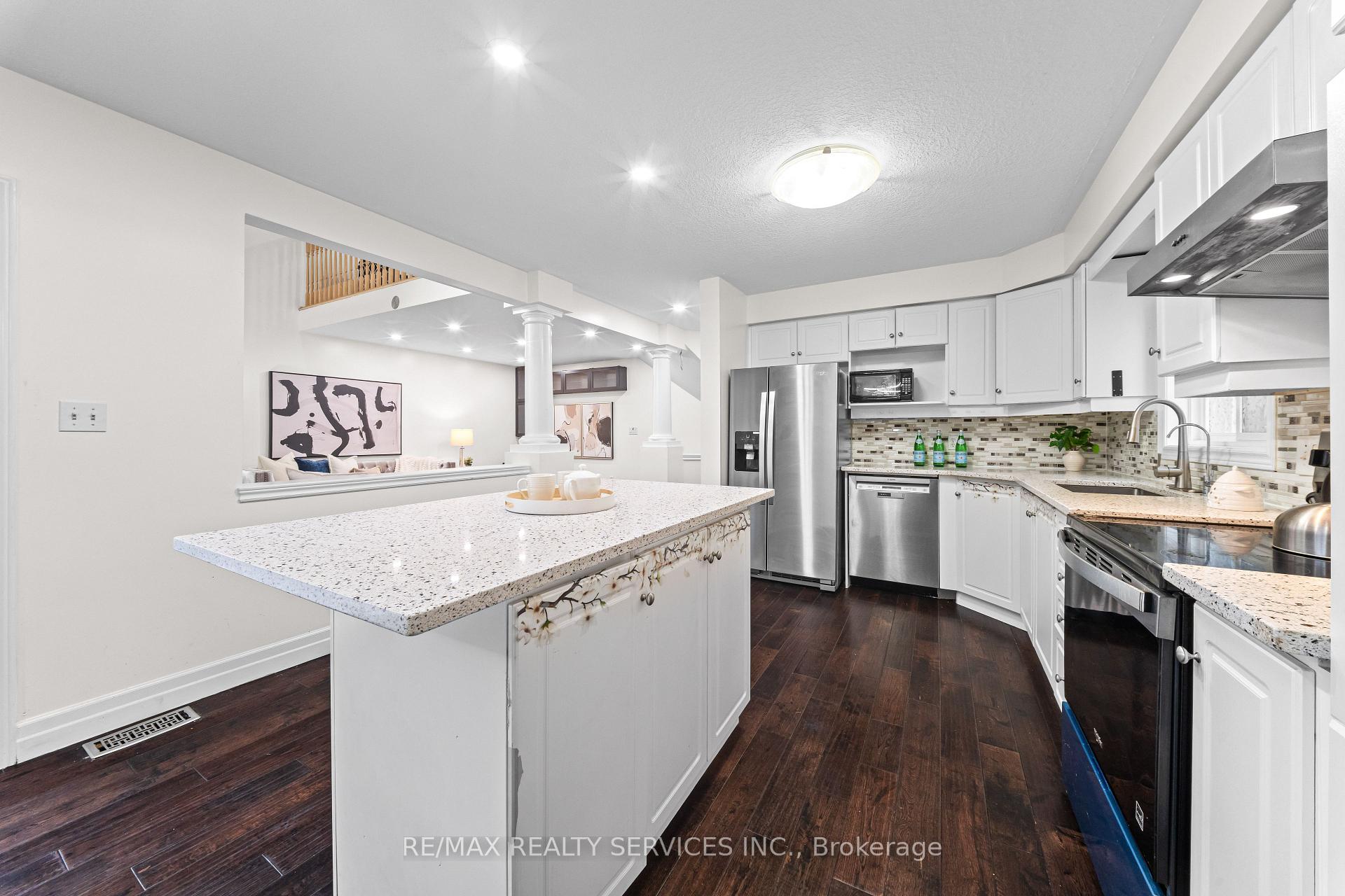 Photo 7 of 495 Brigantine Drive, Waterloo, Colonial Acres — HOMEH