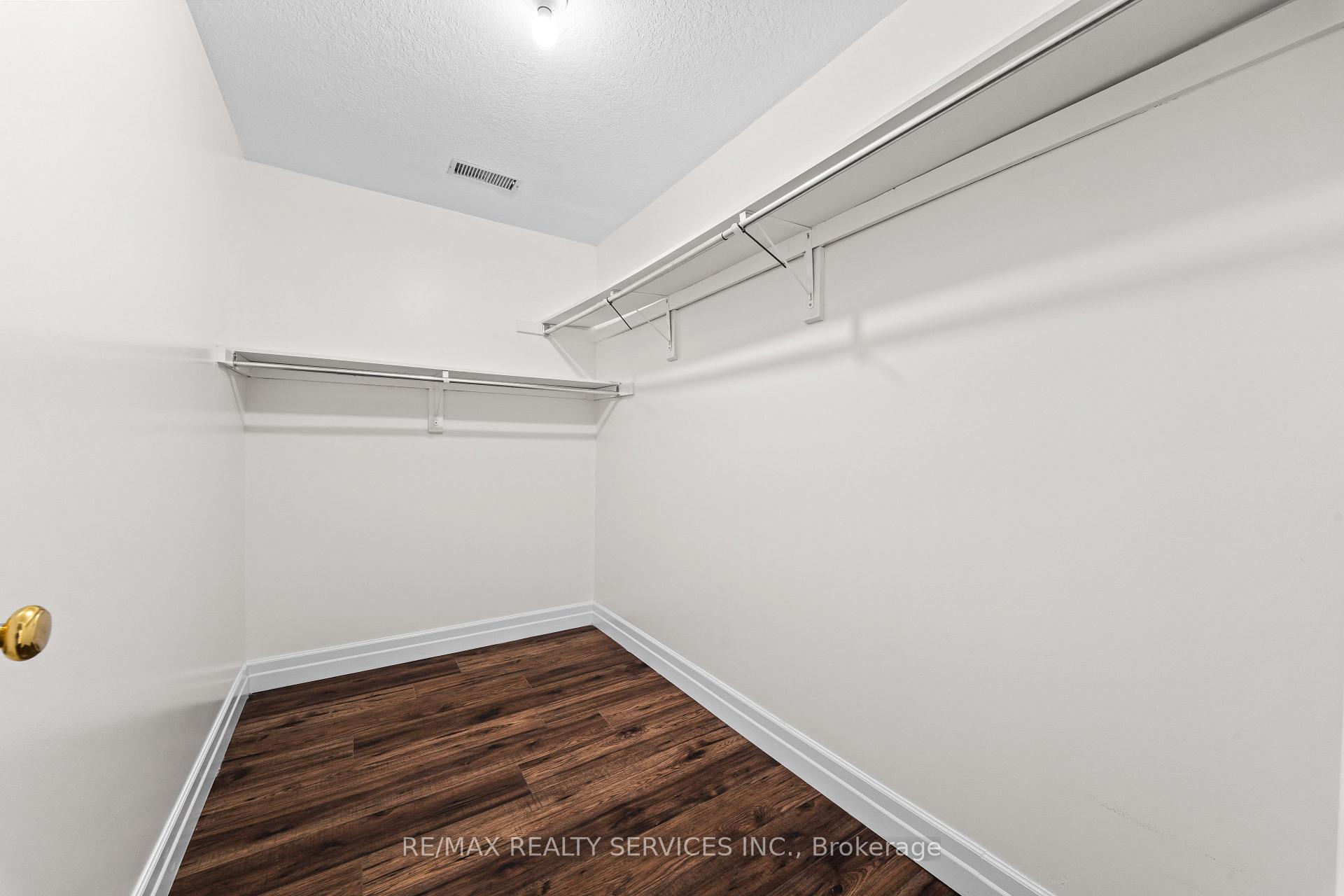 Photo 31 of 495 Brigantine Drive, Waterloo, Colonial Acres — HOMEH