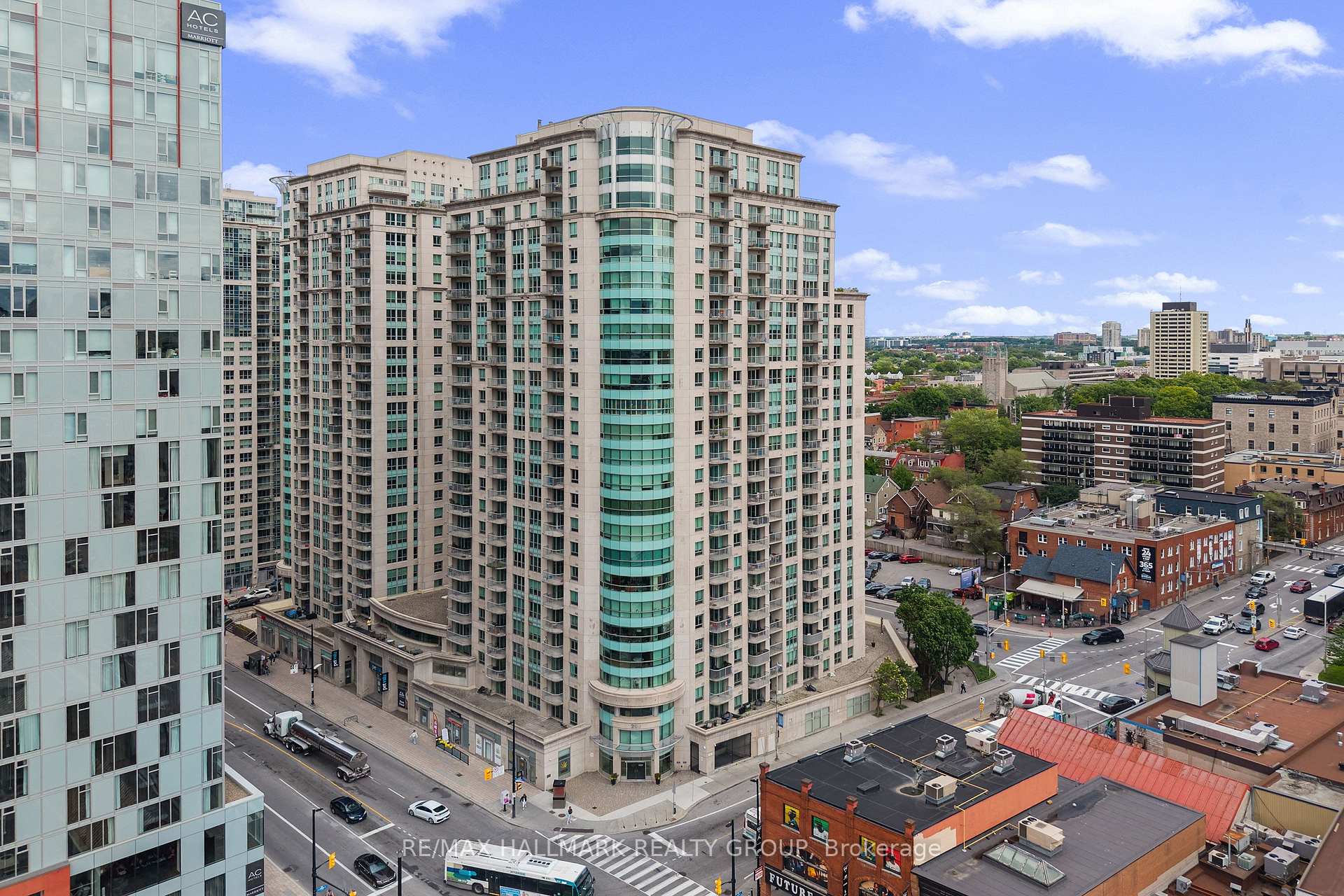 Photo of Unit 1702, 200 Rideau Street