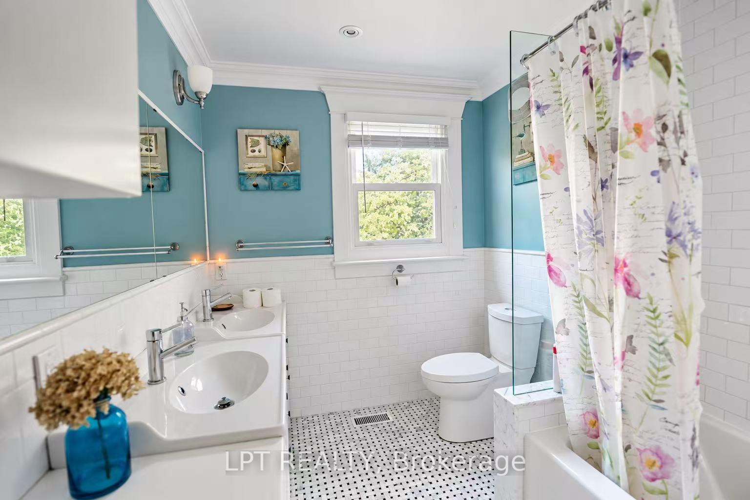Photo 9 of 212 Cameron Crescent, Georgina, Keswick North — HOMEH