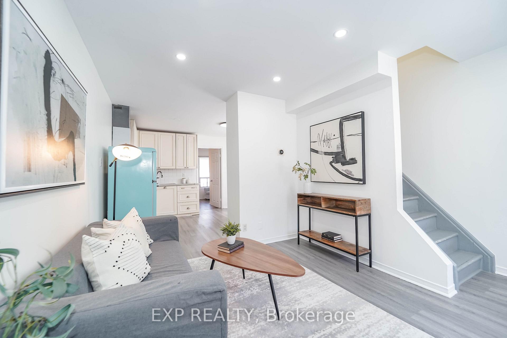 Photo 1 of Unit Upper, 47 Greendale Avenue, Toronto, Rockcliffe-Smythe — HOMEH