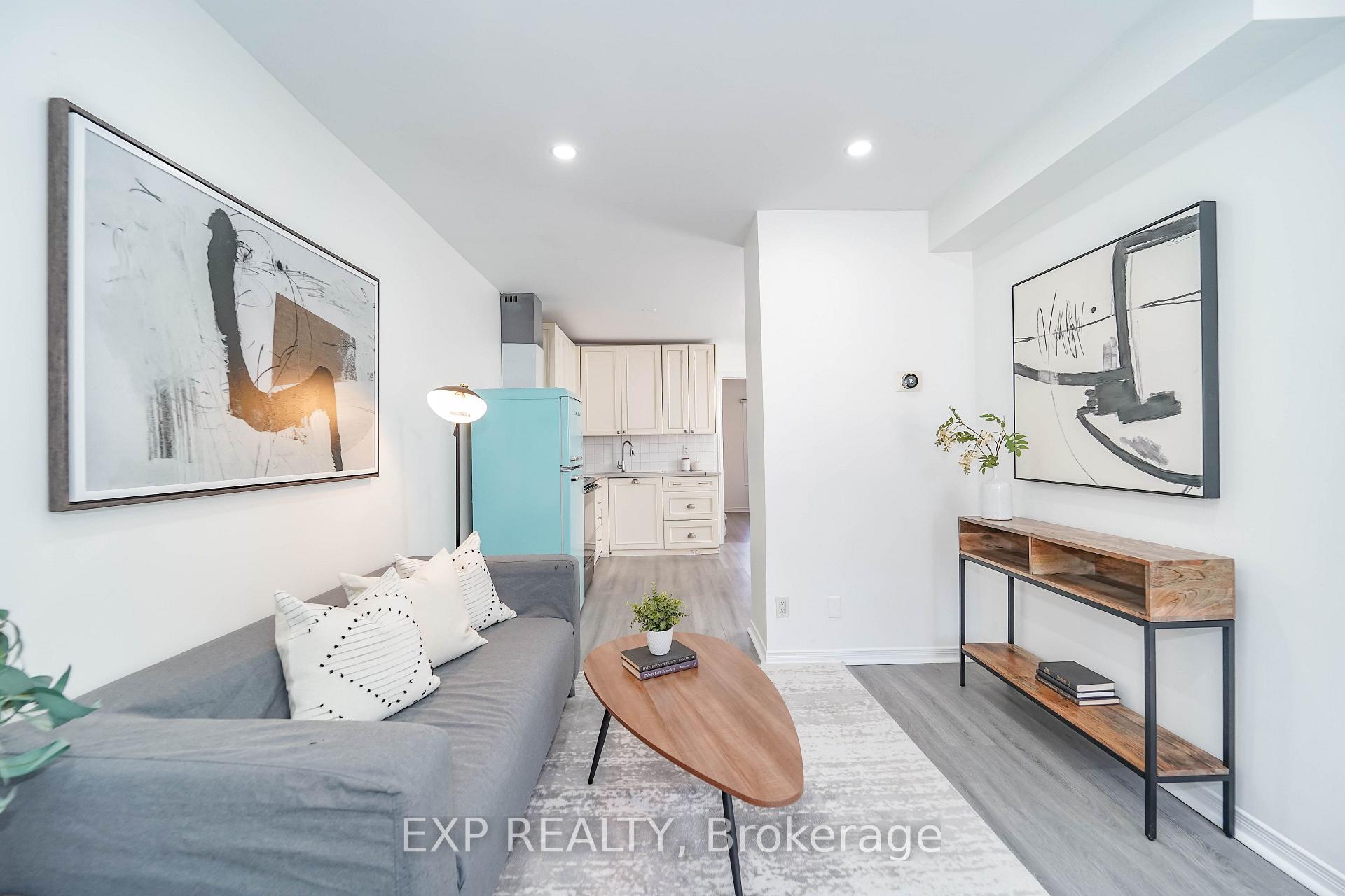Photo 3 of Unit Upper, 47 Greendale Avenue, Toronto, Rockcliffe-Smythe — HOMEH