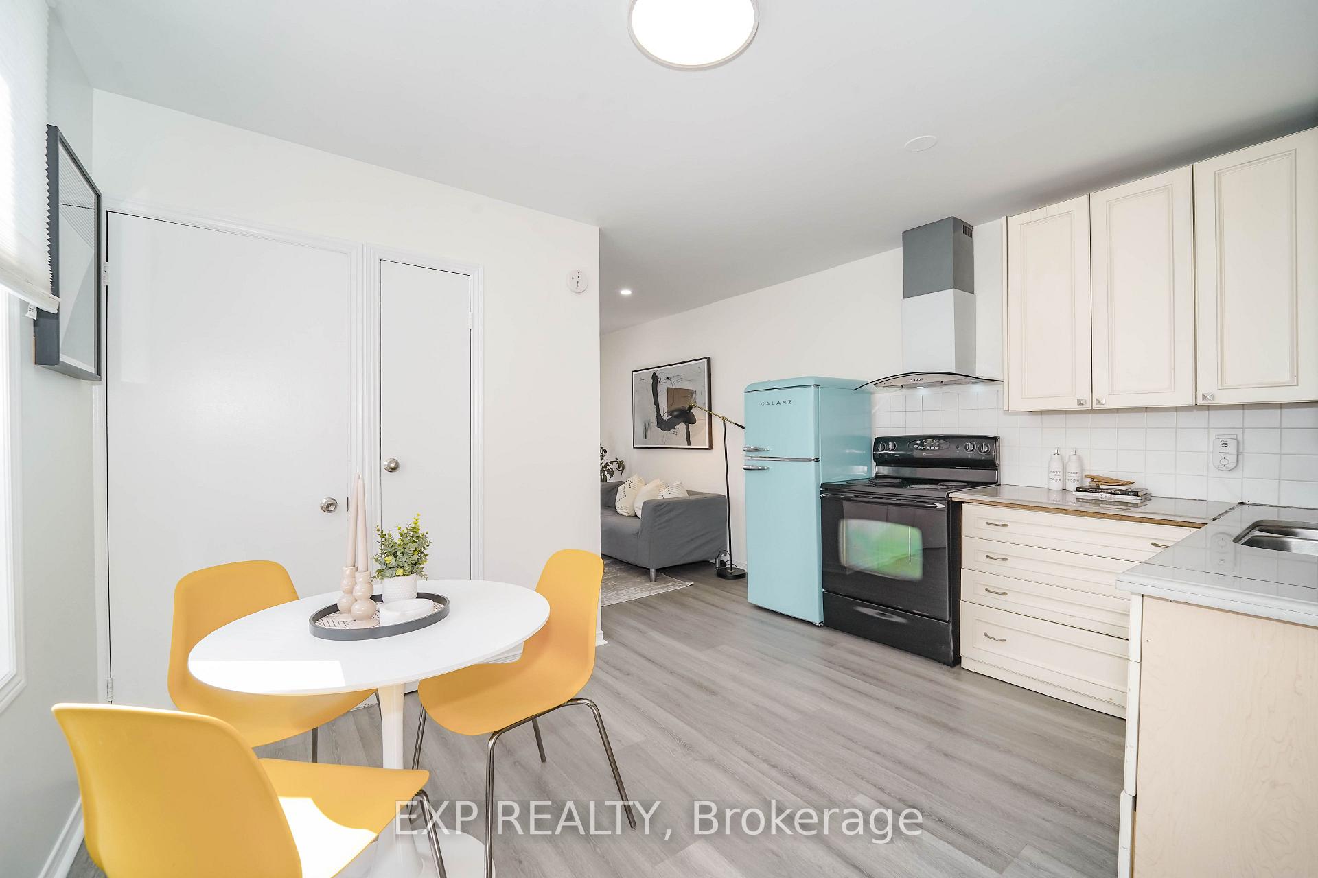 Photo 8 of Unit Upper, 47 Greendale Avenue, Toronto, Rockcliffe-Smythe — HOMEH
