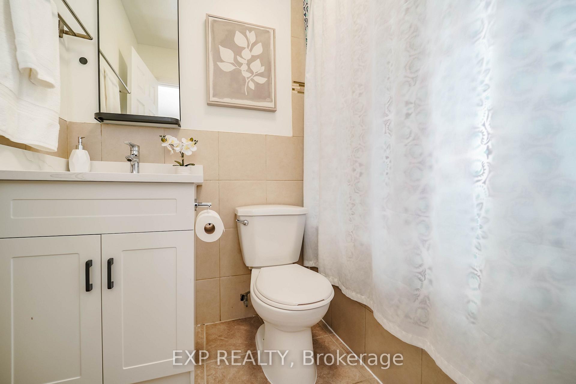 Photo 13 of Unit Upper, 47 Greendale Avenue, Toronto, Rockcliffe-Smythe — HOMEH