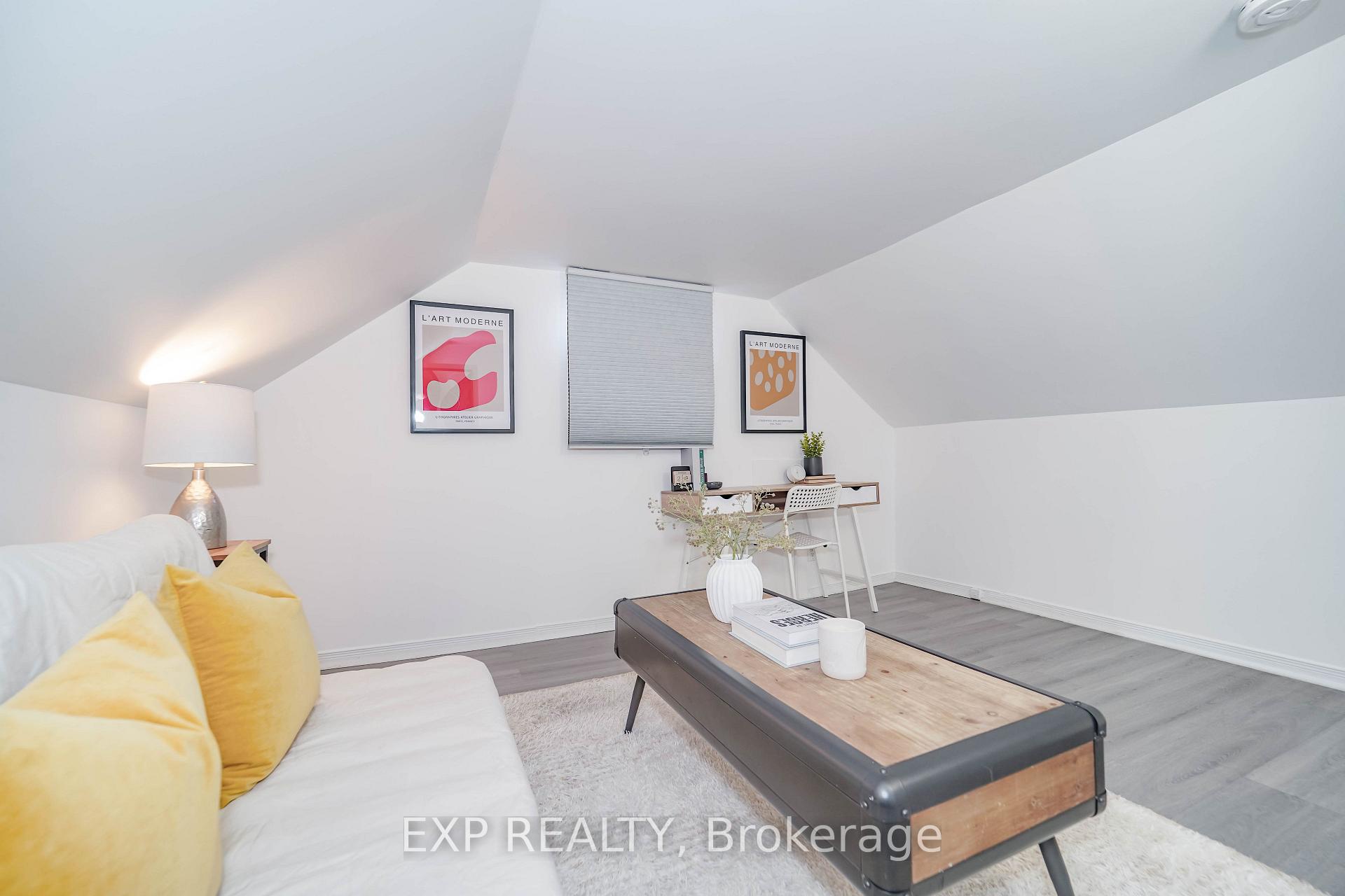 Photo 16 of Unit Upper, 47 Greendale Avenue, Toronto, Rockcliffe-Smythe — HOMEH