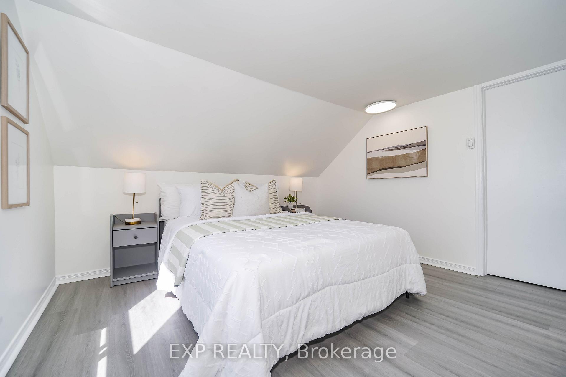 Photo 18 of Unit Upper, 47 Greendale Avenue, Toronto, Rockcliffe-Smythe — HOMEH