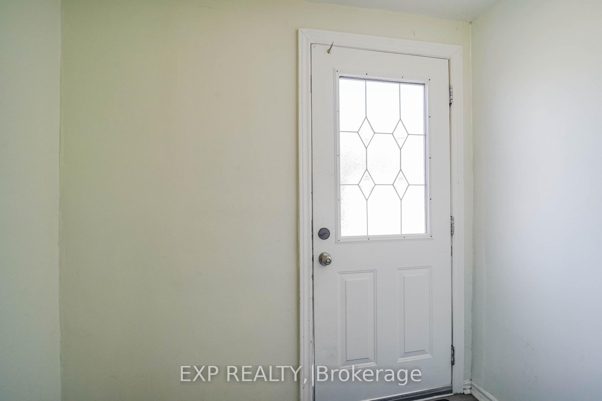 Photo 22 of Unit Upper, 47 Greendale Avenue, Toronto, Rockcliffe-Smythe — HOMEH