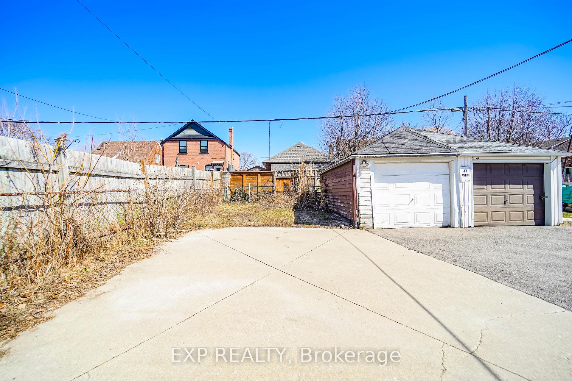 Photo 23 of Unit Upper, 47 Greendale Avenue, Toronto, Rockcliffe-Smythe — HOMEH
