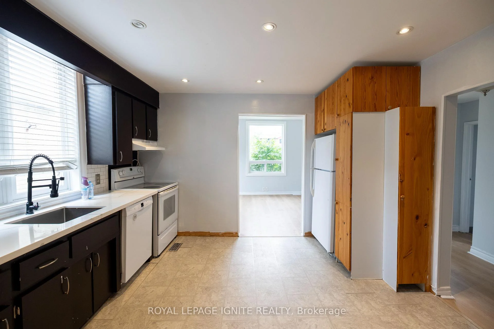 Photo 11 of 271 Conlins Road, Scarborough, Highland Creek — HOMEH