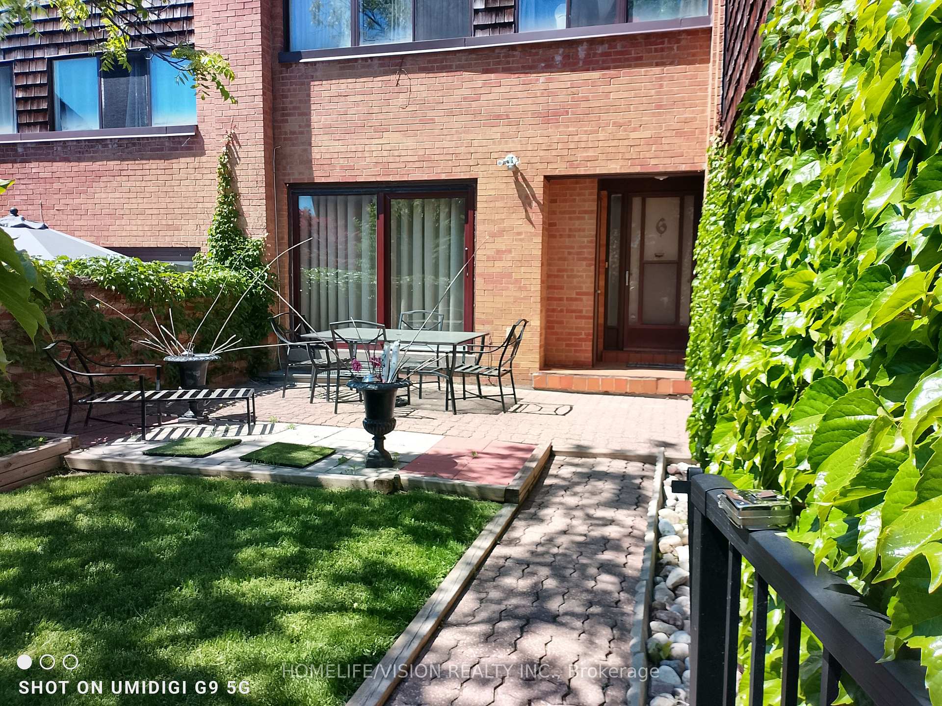 Photo 1 of 6 Laurie Shepway, North York, Don Valley Village — HOMEH