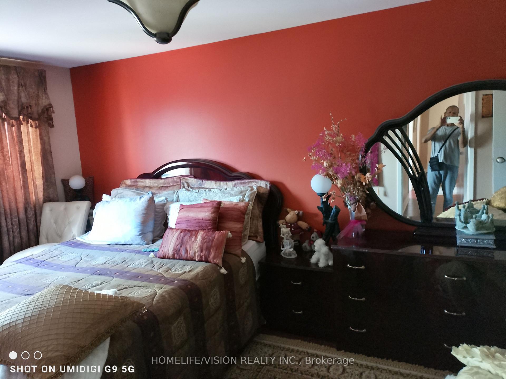 Photo 6 of 6 Laurie Shepway, North York, Don Valley Village — HOMEH