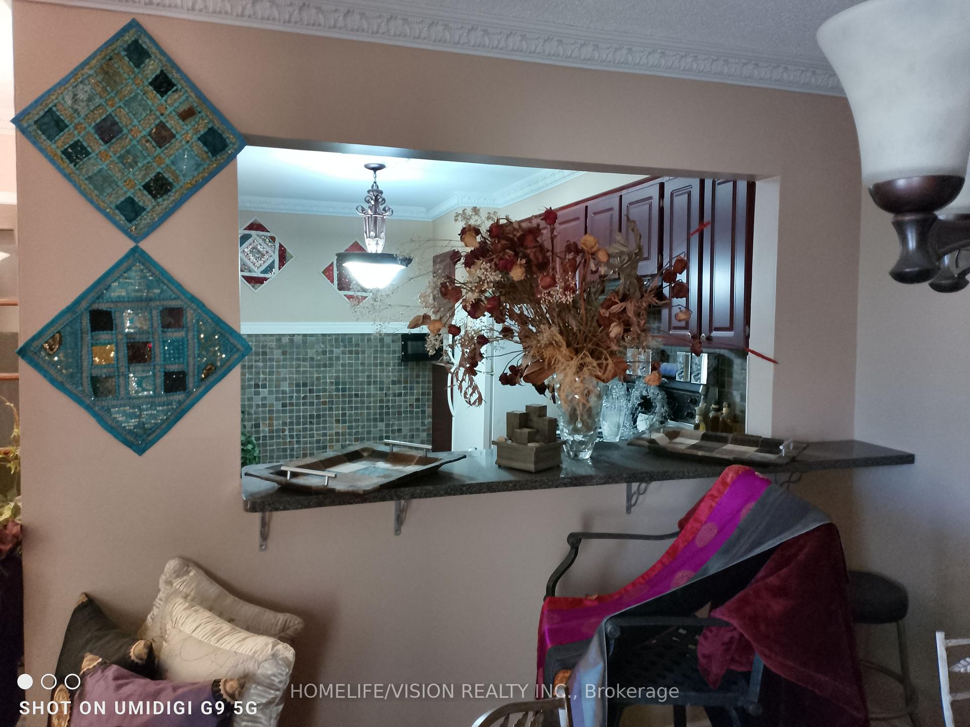 Photo 10 of 6 Laurie Shepway, North York, Don Valley Village — HOMEH