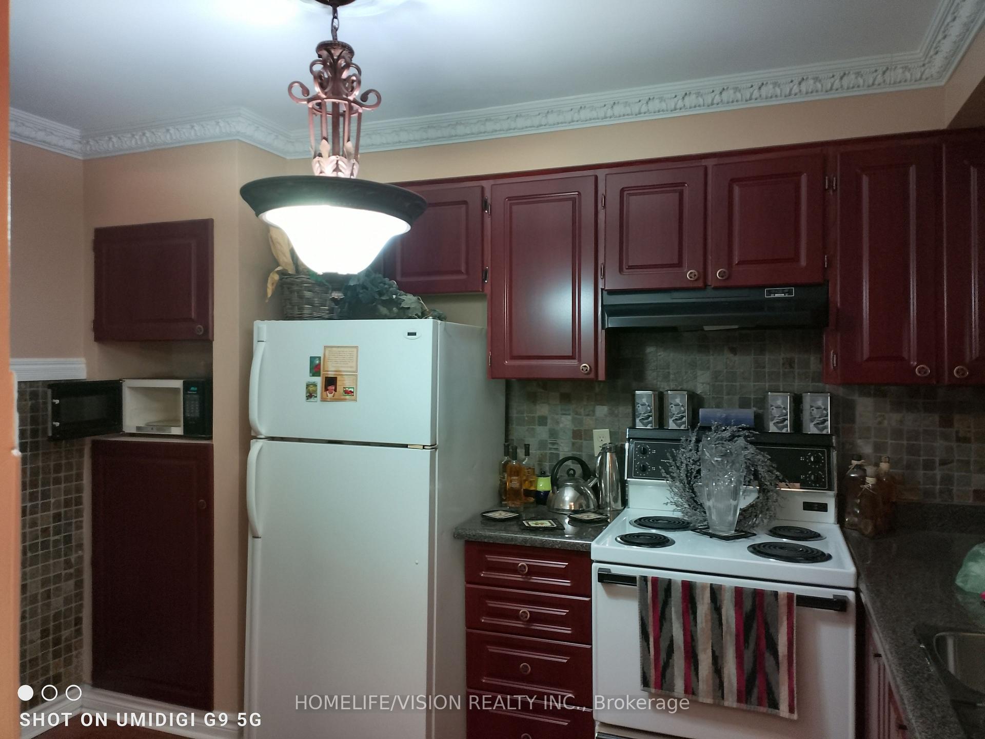 Photo 12 of 6 Laurie Shepway, North York, Don Valley Village — HOMEH