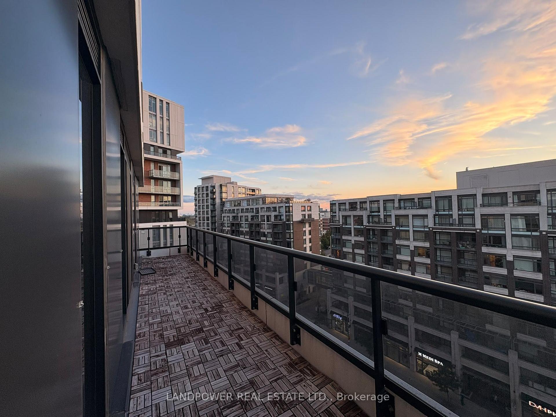 Front of Unit 1103, 292 Verdale Crossing