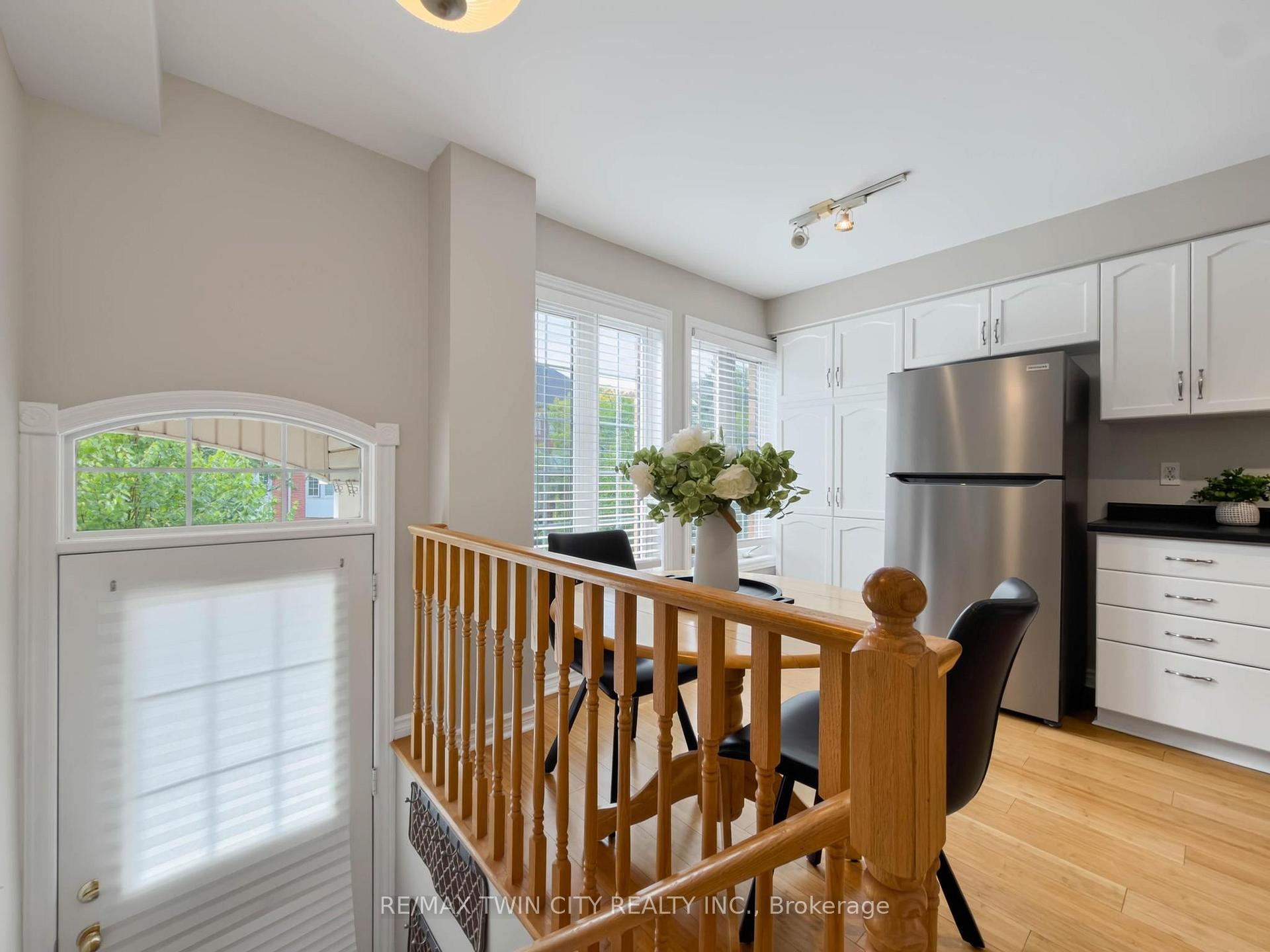 Photo 6 of Unit 105, 3480 Upper Middle Road, Burlington, Palmer — HOMEH