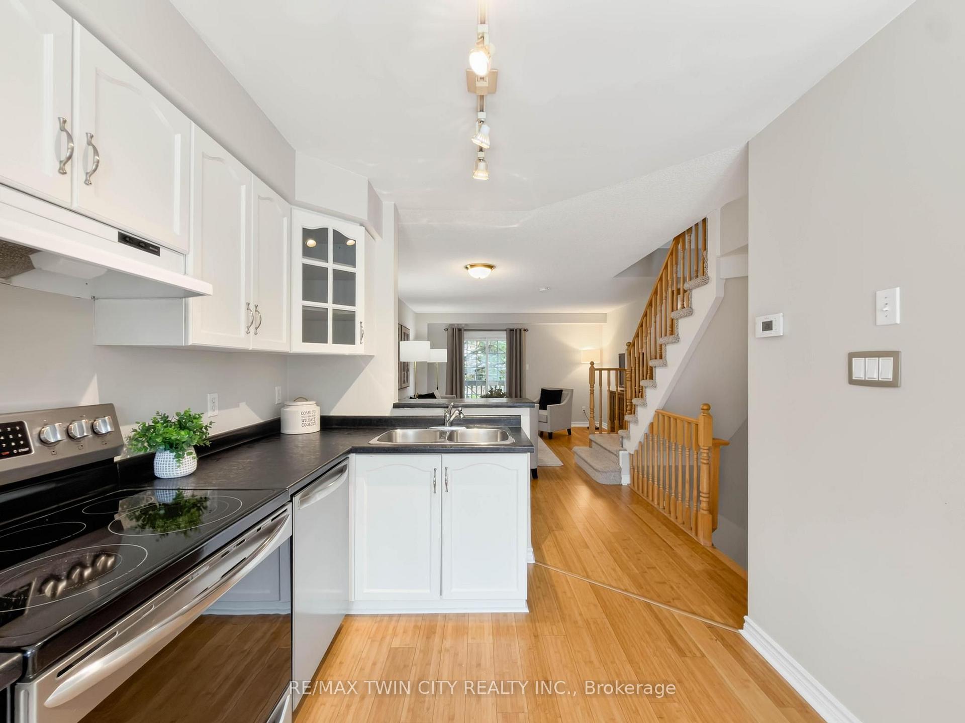 Photo 10 of Unit 105, 3480 Upper Middle Road, Burlington, Palmer — HOMEH