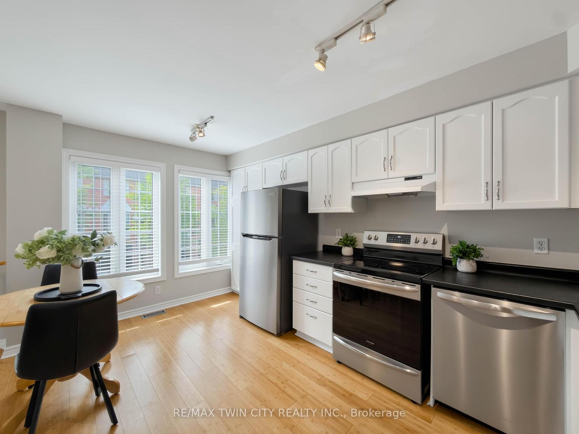 Photo 11 of Unit 105, 3480 Upper Middle Road, Burlington, Palmer — HOMEH