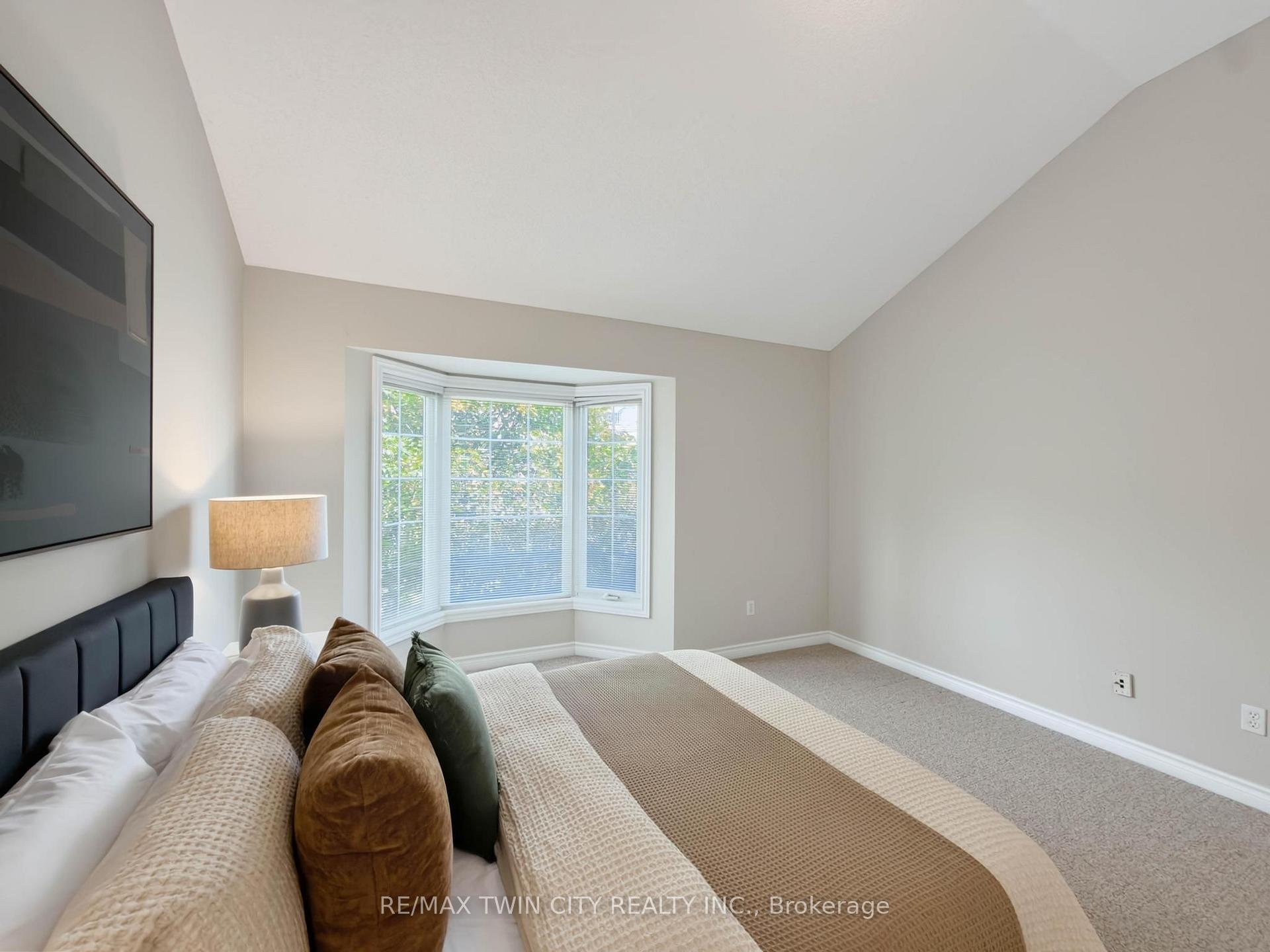 Photo 24 of Unit 105, 3480 Upper Middle Road, Burlington, Palmer — HOMEH