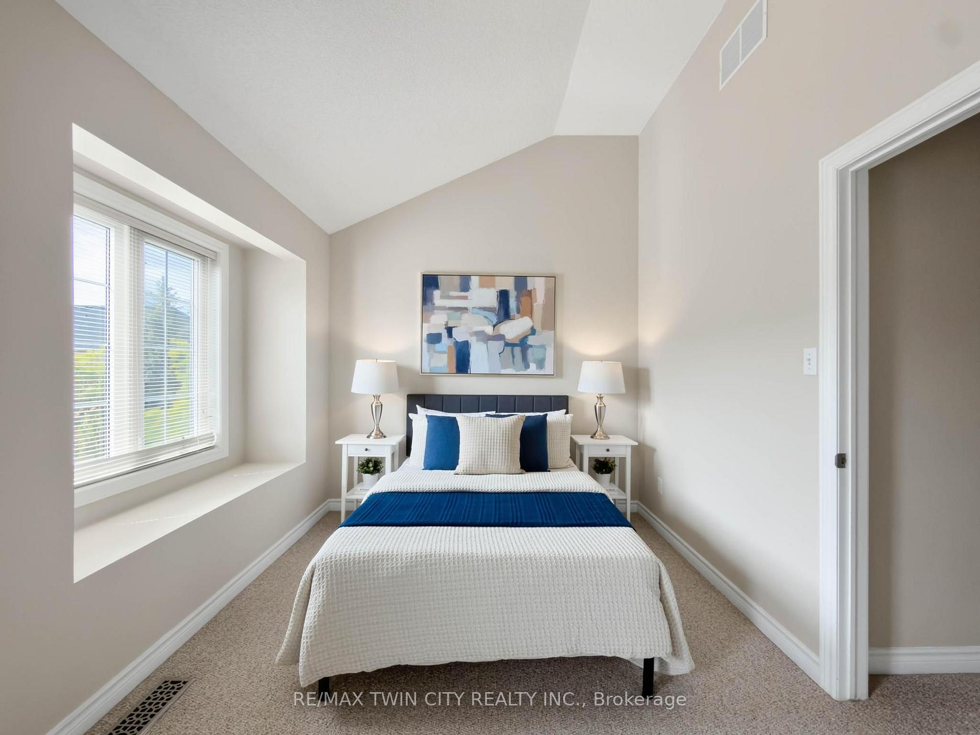 Photo 26 of Unit 105, 3480 Upper Middle Road, Burlington, Palmer — HOMEH
