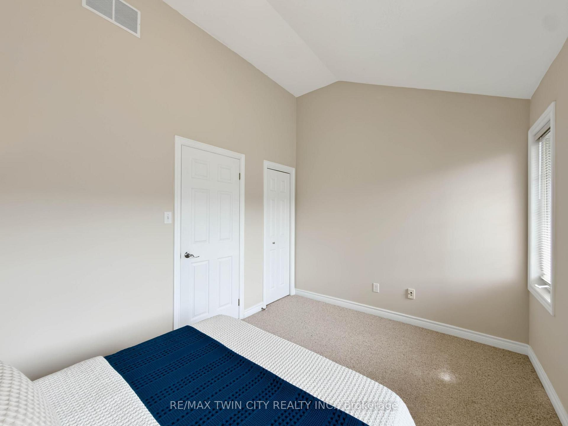 Photo 27 of Unit 105, 3480 Upper Middle Road, Burlington, Palmer — HOMEH