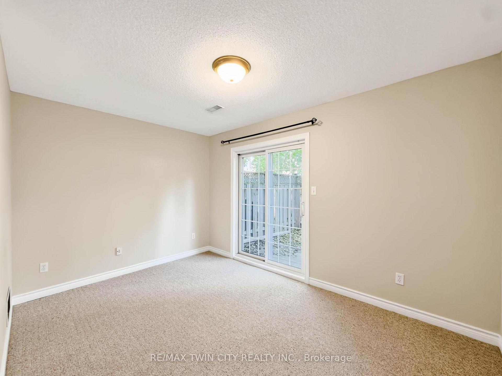 Photo 32 of Unit 105, 3480 Upper Middle Road, Burlington, Palmer — HOMEH