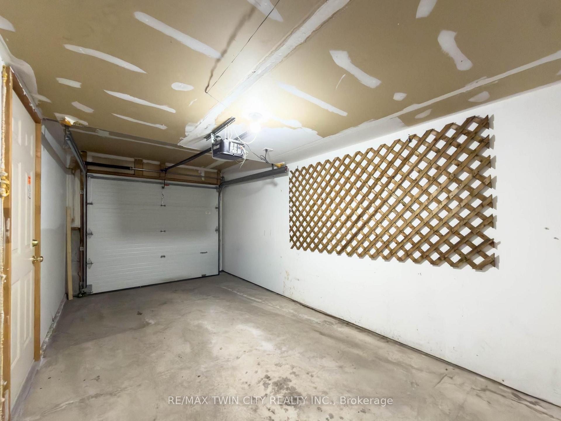 Photo 36 of Unit 105, 3480 Upper Middle Road, Burlington, Palmer — HOMEH