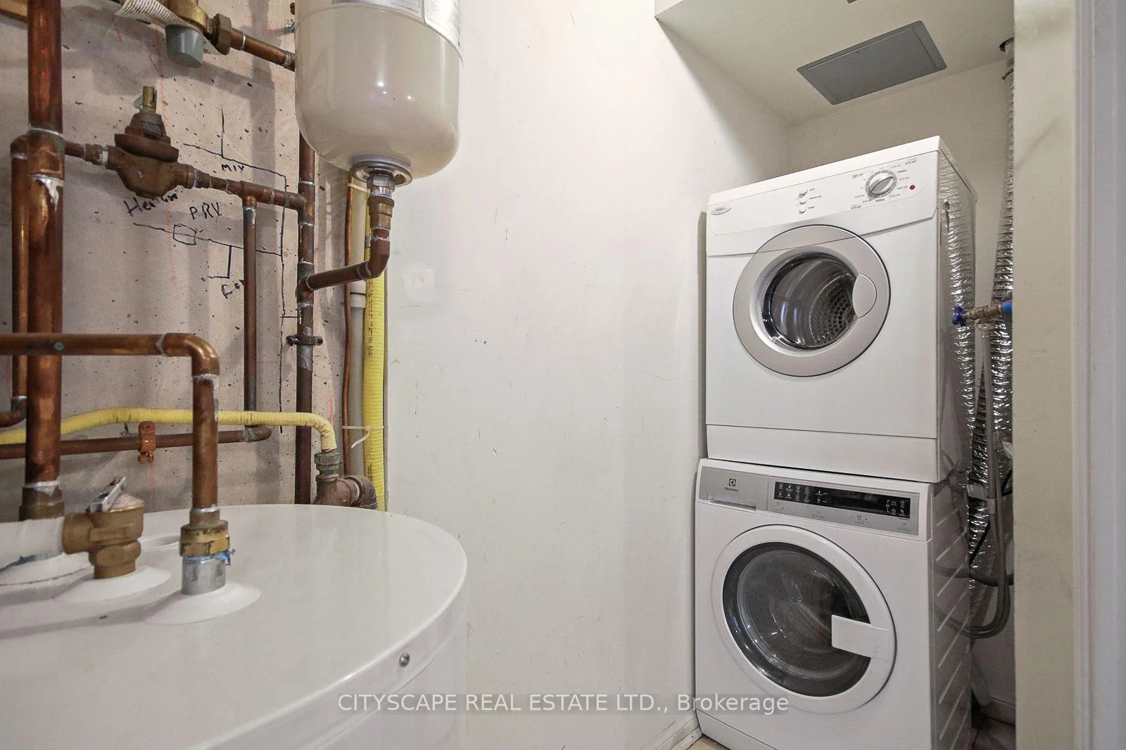 Photo 16 of Unit 116, 9 Foundry Avenue, Toronto, Dovercourt-Wallace Emerson-Junction — HOMEH