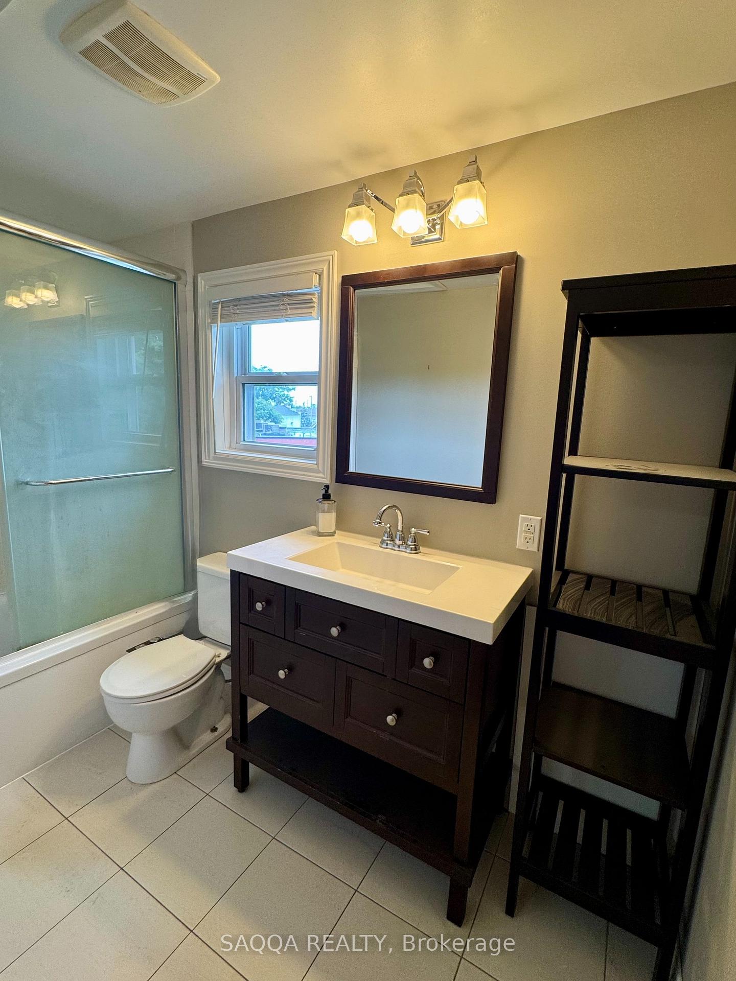 Photo 2 of Unit Upper, 100 Niagara Street, St. Catharines, E. Chester — HOMEH