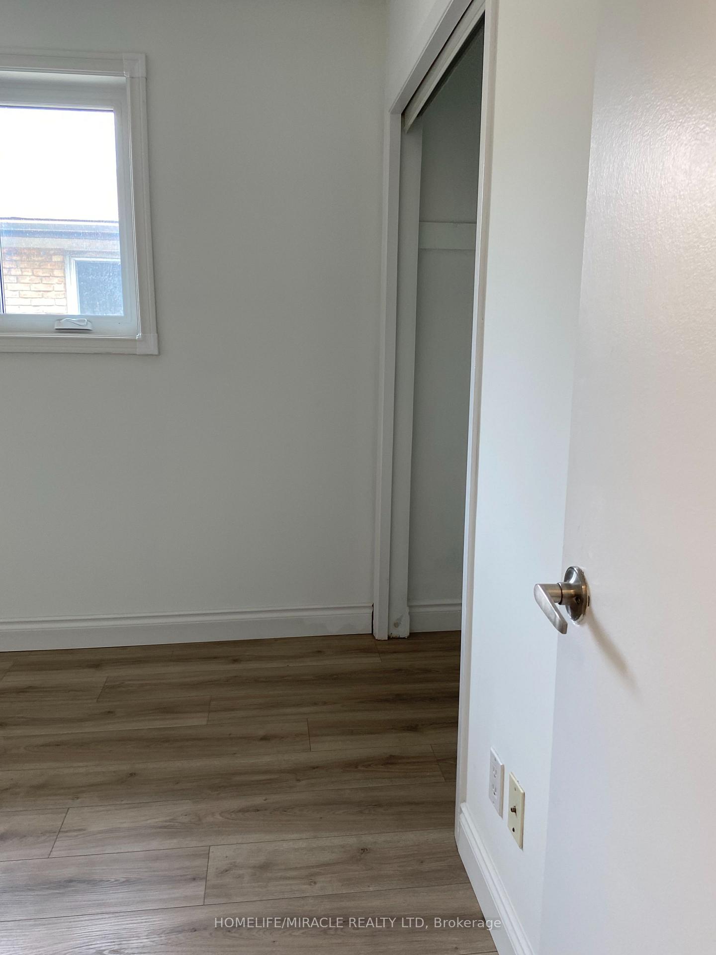 Photo 9 of 6856 Darcel Avenue, Mississauga, Malton — HOMEH