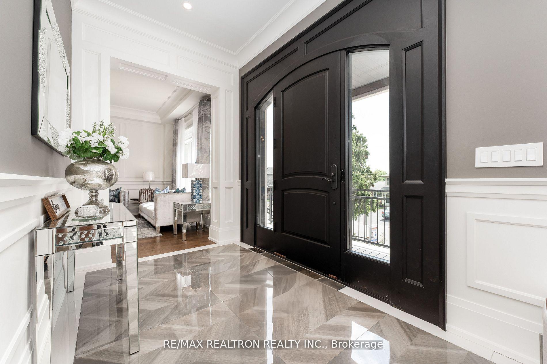 Photo 5 of 809 Fairview Avenue, Pickering, Bay Ridges — HOMEH