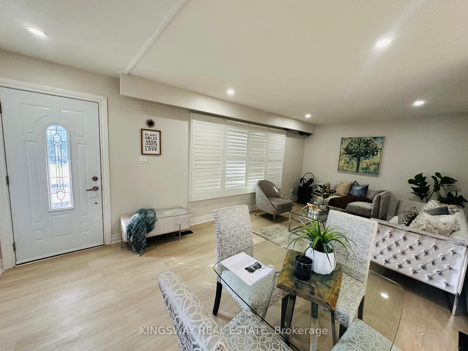 Photo 9 of 35 Silver Aspen Crescent, Kitchener, Forest Heights — HOMEH