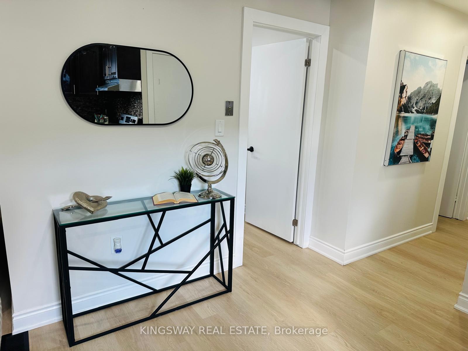 Photo 12 of 35 Silver Aspen Crescent, Kitchener, Forest Heights — HOMEH