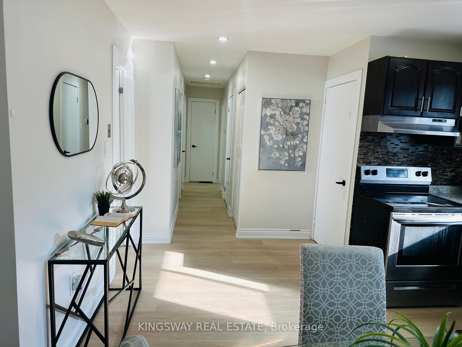 Photo 13 of 35 Silver Aspen Crescent, Kitchener, Forest Heights — HOMEH