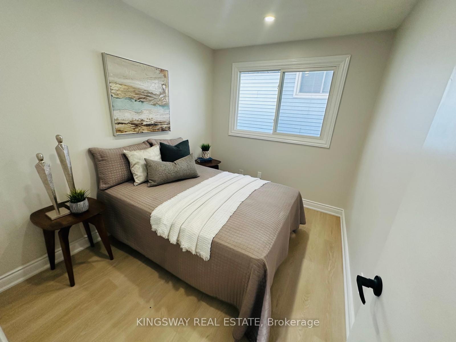 Photo 21 of 35 Silver Aspen Crescent, Kitchener, Forest Heights — HOMEH