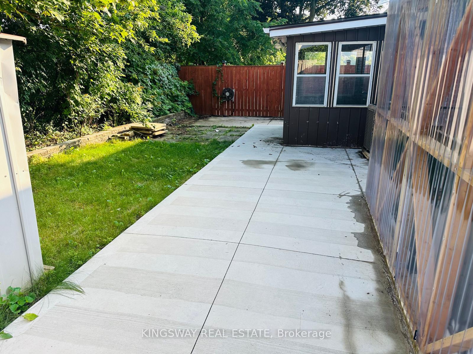 Photo 38 of 35 Silver Aspen Crescent, Kitchener, Forest Heights — HOMEH