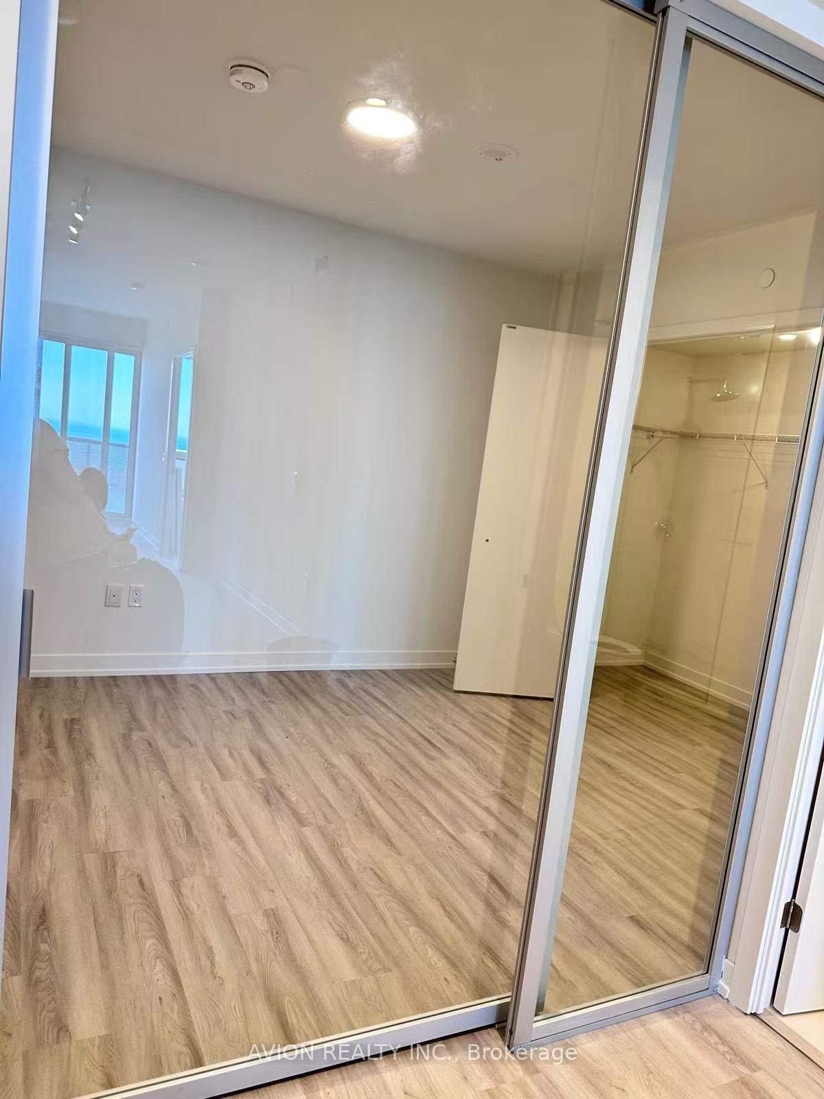 Photo 11 of Unit 5710, 55 Cooper Street, Toronto, Waterfront Communities — HOMEH