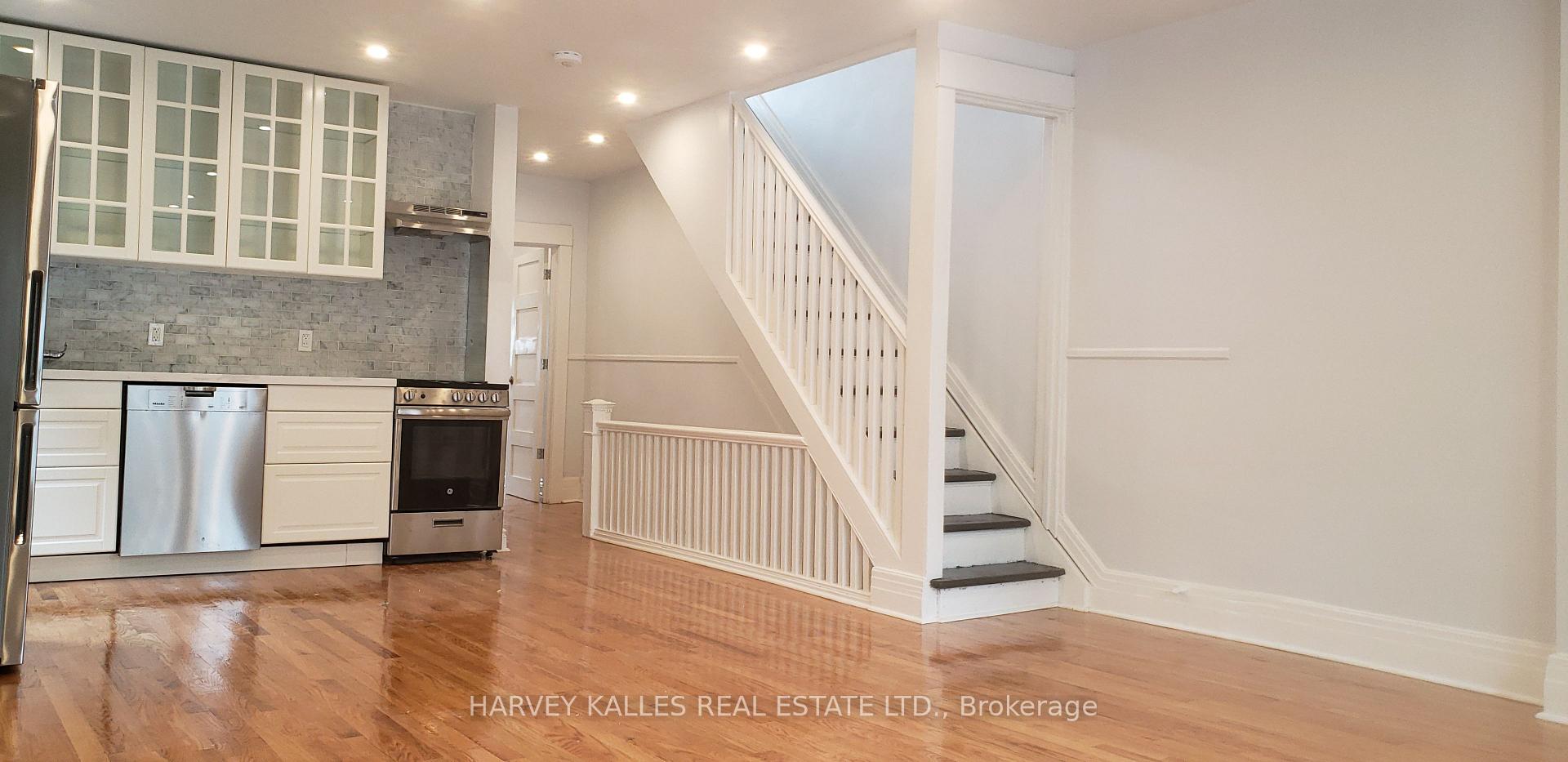 Photo 6 of Unit Upper, 226 Ashworth Avenue, Toronto, Wychwood — HOMEH
