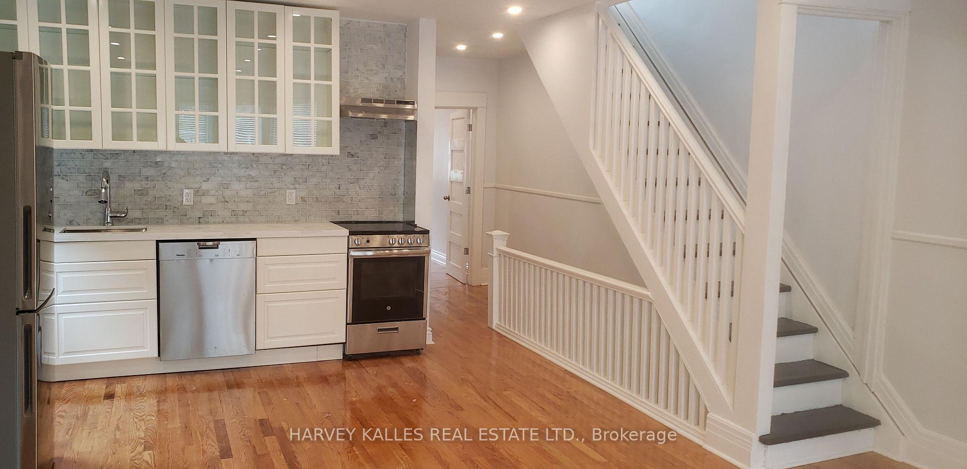 Photo 7 of Unit Upper, 226 Ashworth Avenue, Toronto, Wychwood — HOMEH