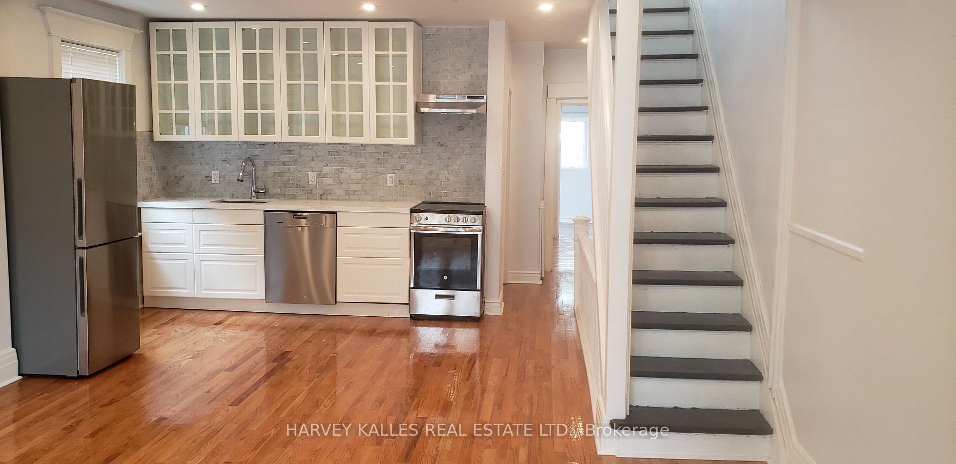 Photo 9 of Unit Upper, 226 Ashworth Avenue, Toronto, Wychwood — HOMEH