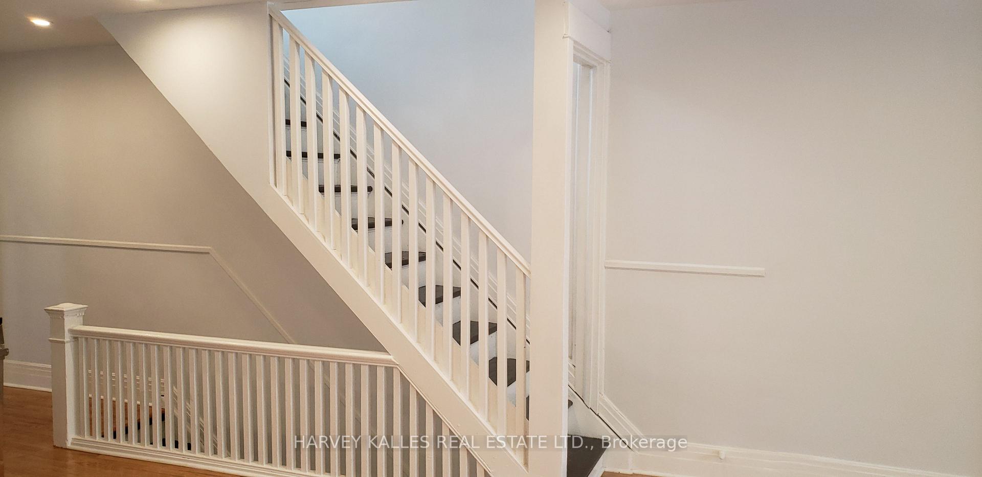 Photo 13 of Unit Upper, 226 Ashworth Avenue, Toronto, Wychwood — HOMEH