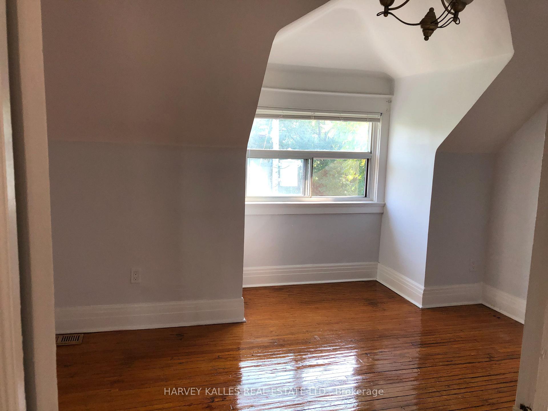 Photo 14 of Unit Upper, 226 Ashworth Avenue, Toronto, Wychwood — HOMEH