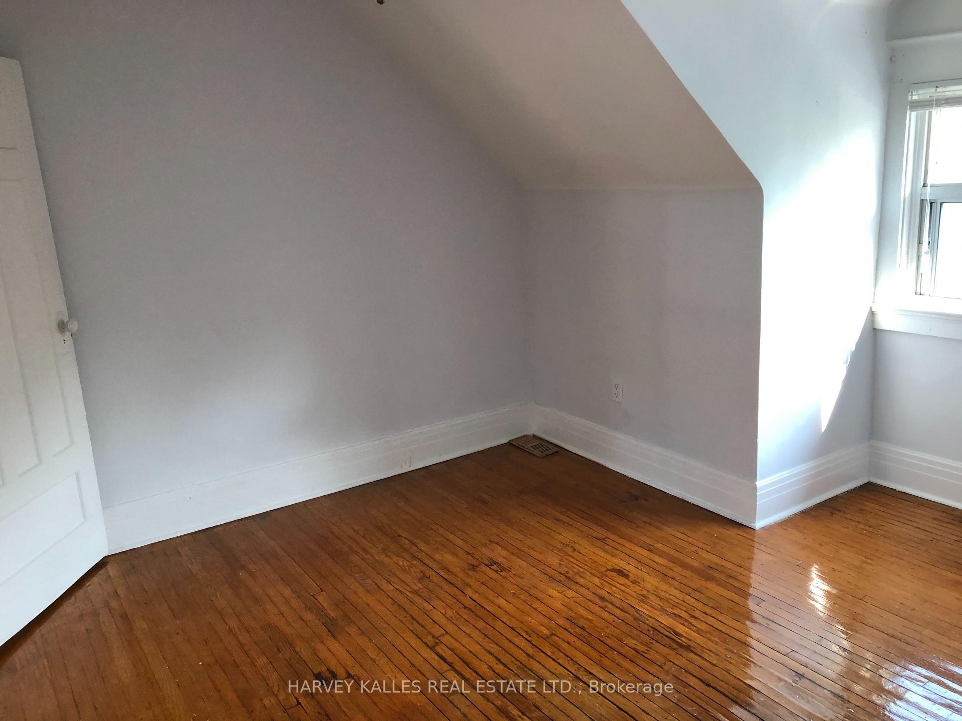 Photo 15 of Unit Upper, 226 Ashworth Avenue, Toronto, Wychwood — HOMEH