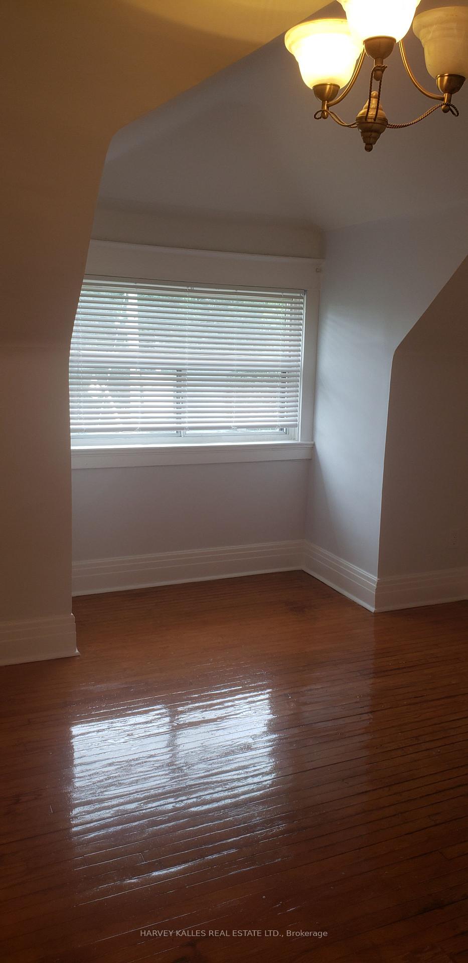 Photo 16 of Unit Upper, 226 Ashworth Avenue, Toronto, Wychwood — HOMEH