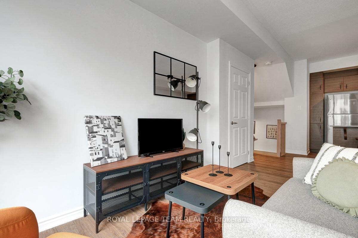Photo 9 of 507 Takamose Private, Ottawa, CFB Rockcliffe and Area — HOMEH