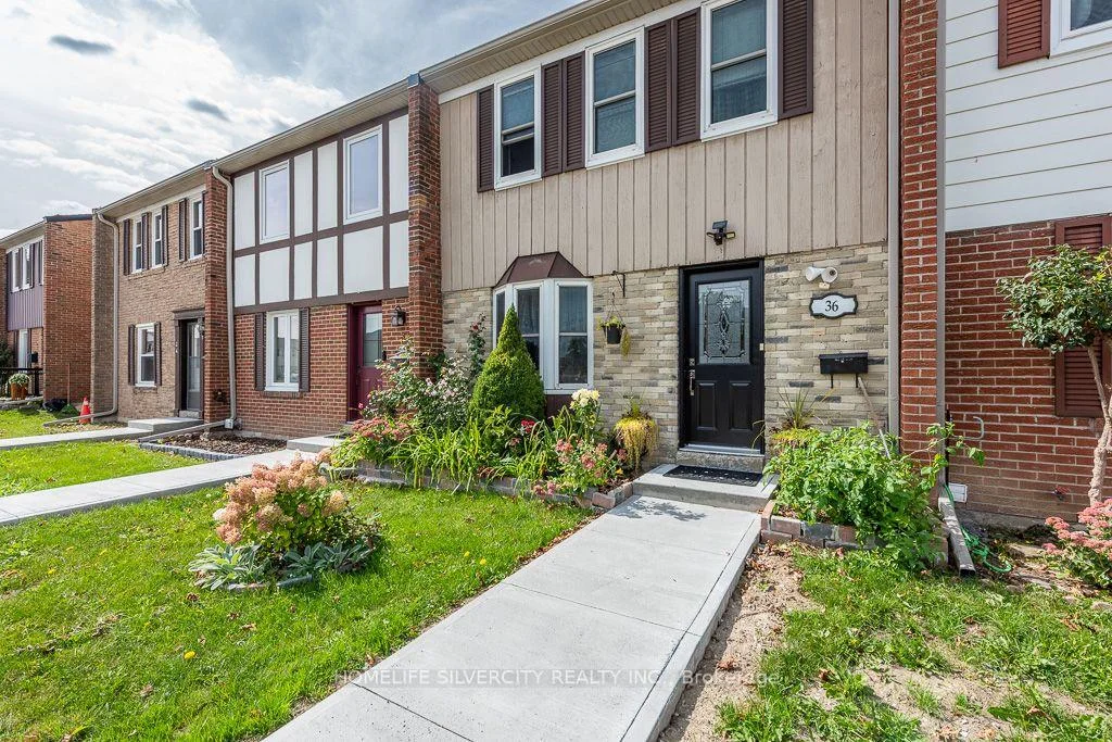 Photo 8 of Unit 36, 900 Central Park Drive, Brampton, Northgate — HOMEH
