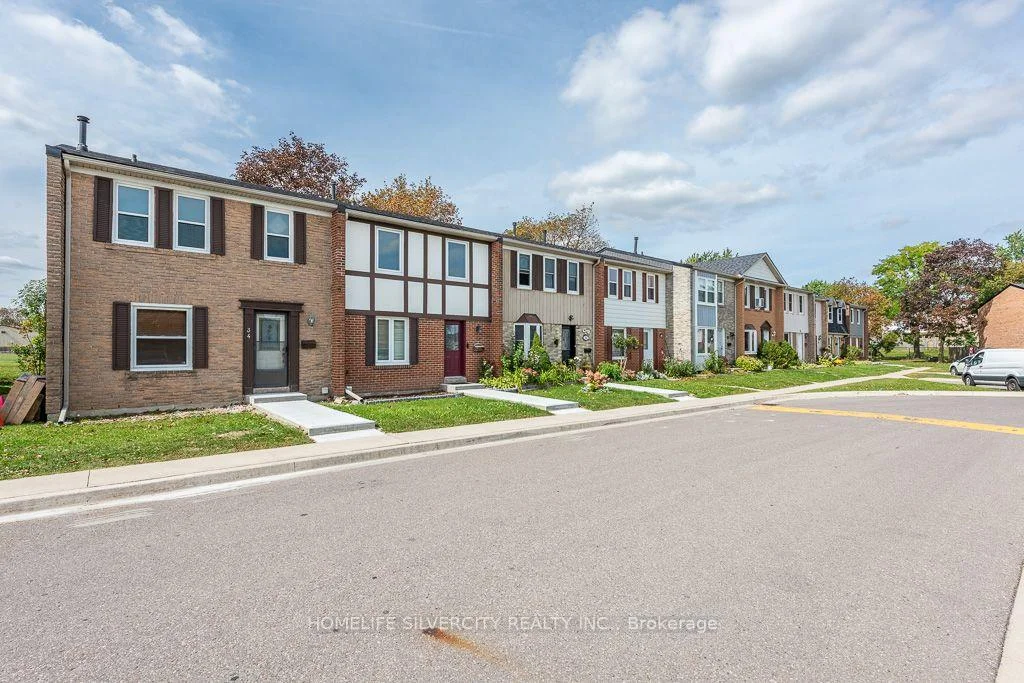 Photo 10 of Unit 36, 900 Central Park Drive, Brampton, Northgate — HOMEH