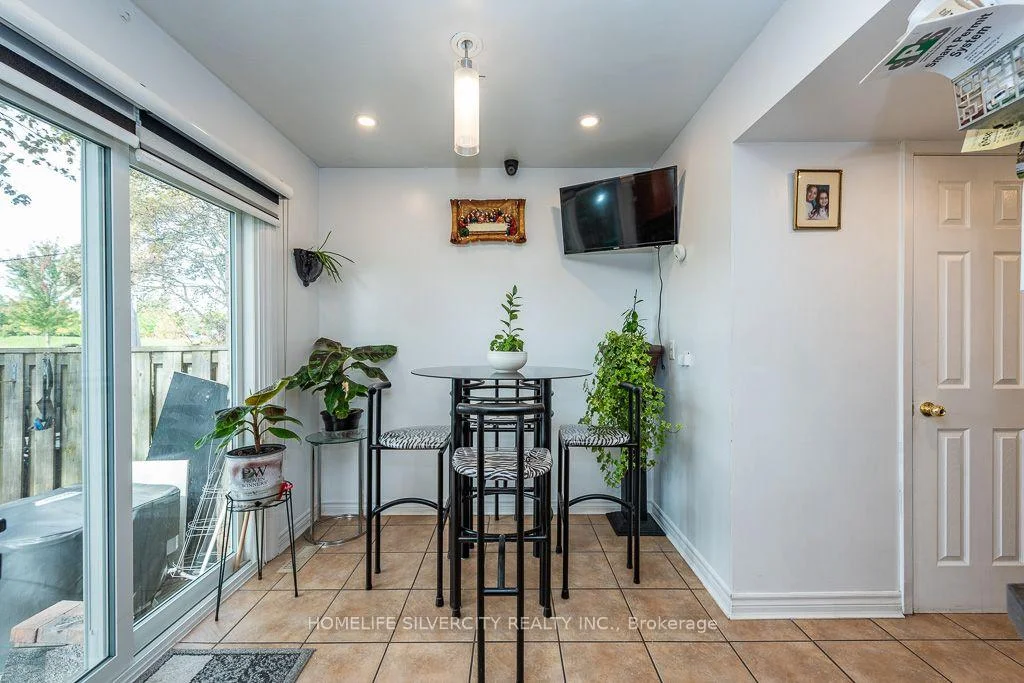Photo 17 of Unit 36, 900 Central Park Drive, Brampton, Northgate — HOMEH