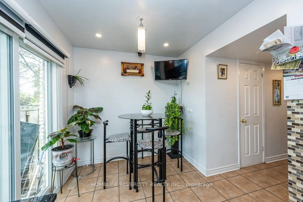 Photo 18 of Unit 36, 900 Central Park Drive, Brampton, Northgate — HOMEH