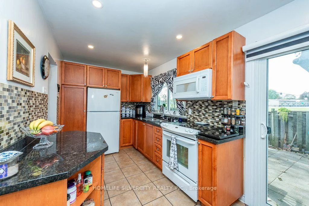 Photo 19 of Unit 36, 900 Central Park Drive, Brampton, Northgate — HOMEH